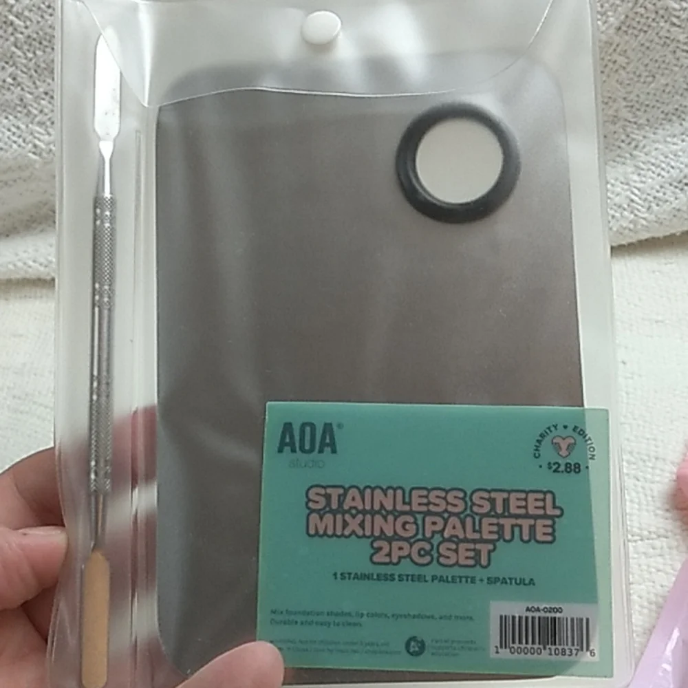 AOA Makeup Blenders, Blender Travel Covers & Mixing Palette